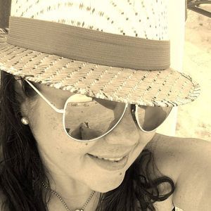 Meet your Posher, Eunice